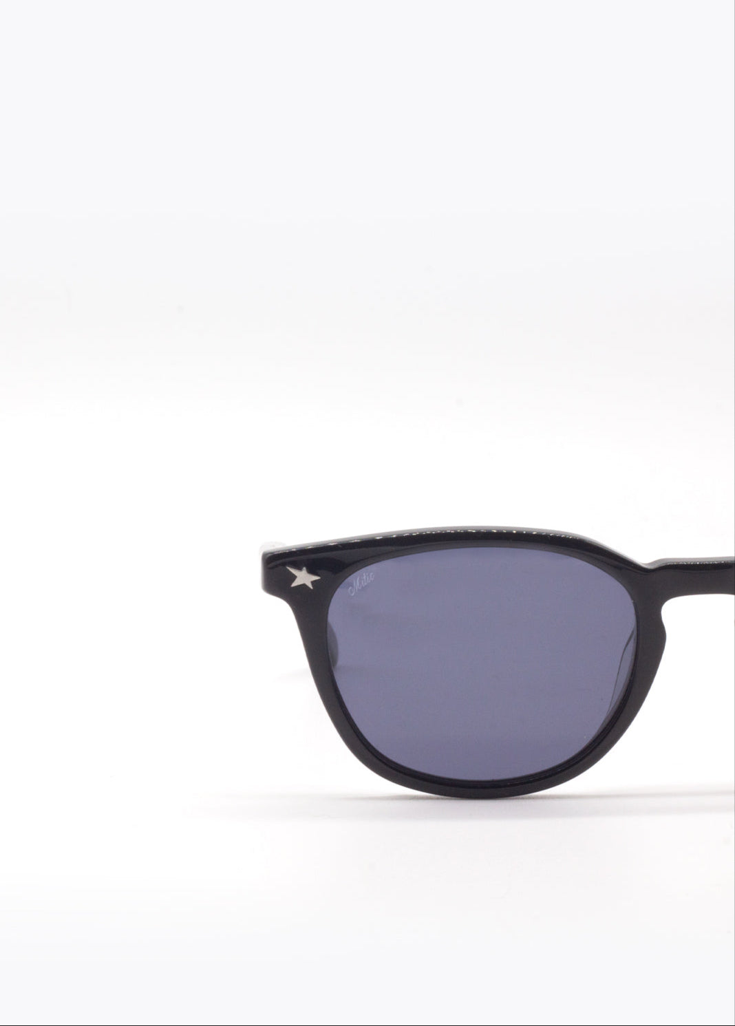 Adhara Black