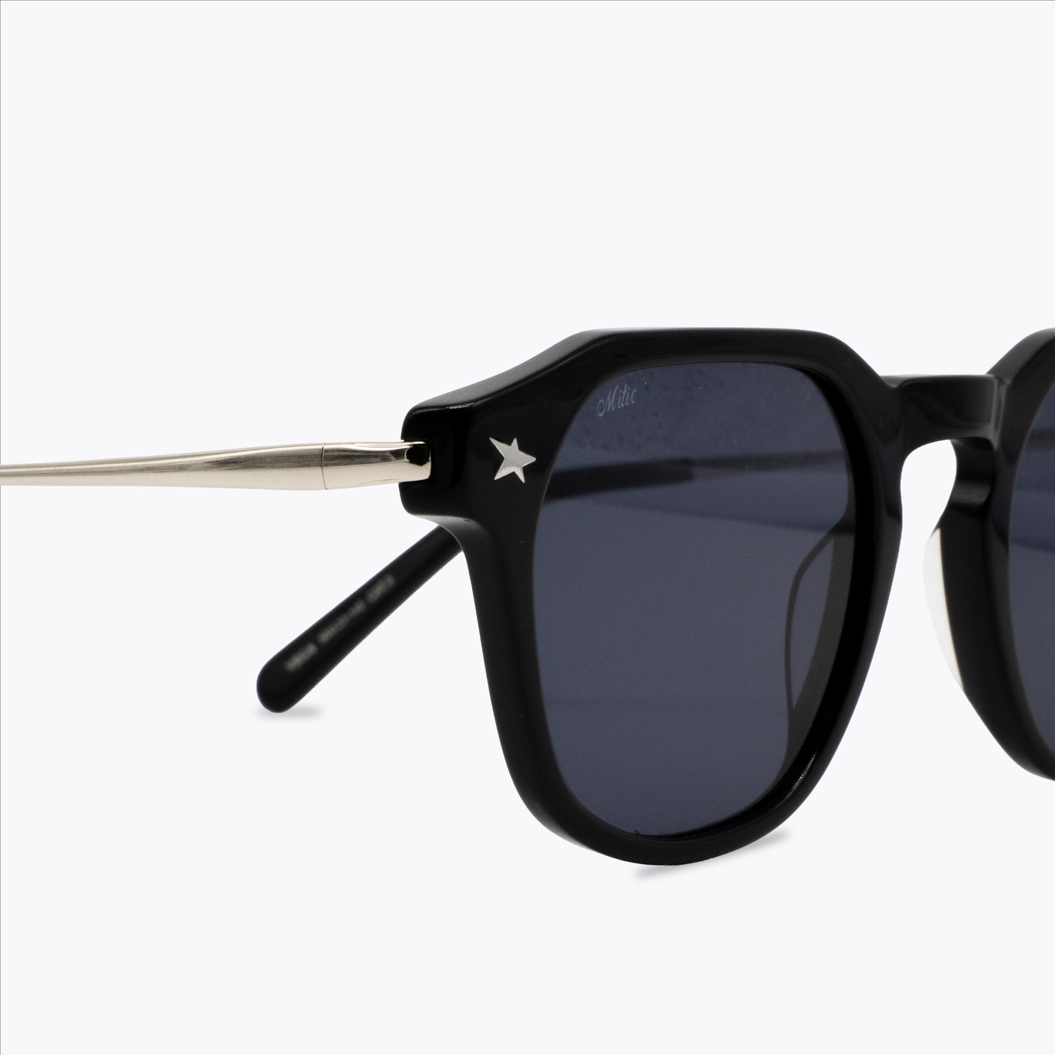 Vega Black – Mitic Brand